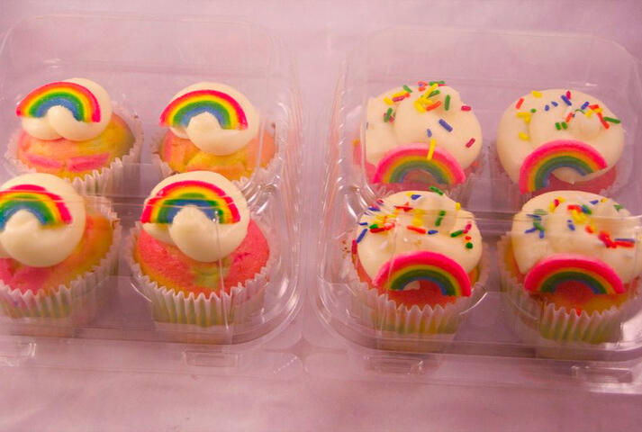 Rainbow cupcakes
