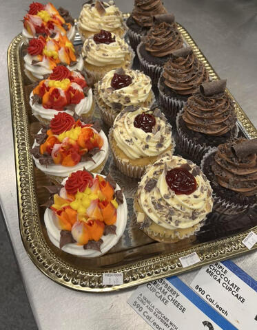 Thanksgiving cupcake display